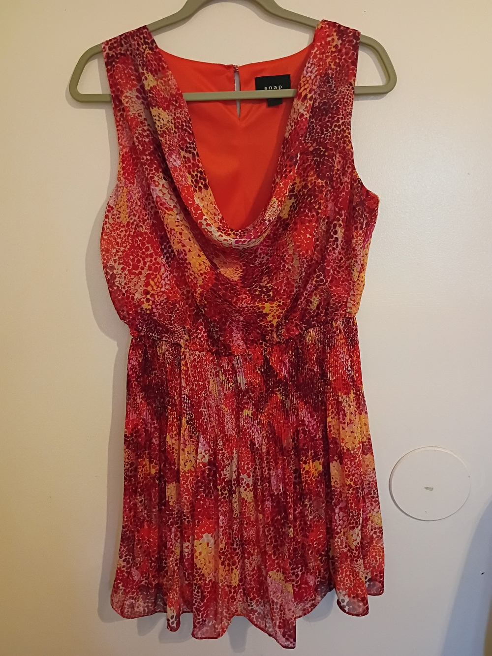 Snap Women's Red Multi-Color Cowl Neck‎ Mini Dress Pleated Sz M